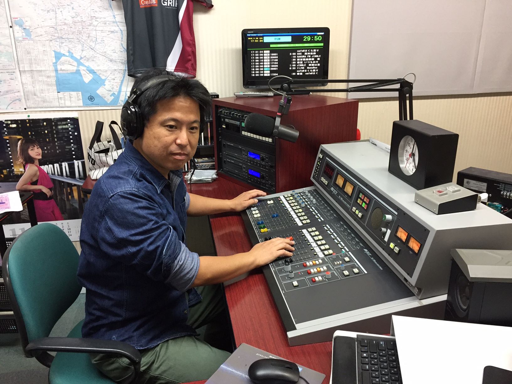 ラジオ放送を通じて地域のコミュニティ事業を担う（175号）