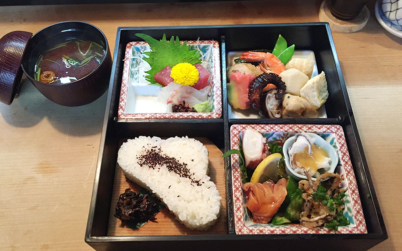 お正月の準備に頼りになるお店 ！（179号）