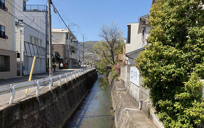 まちの小道　№63　苦楽園中新田川沿い　阪急苦楽園口西側（191号）
